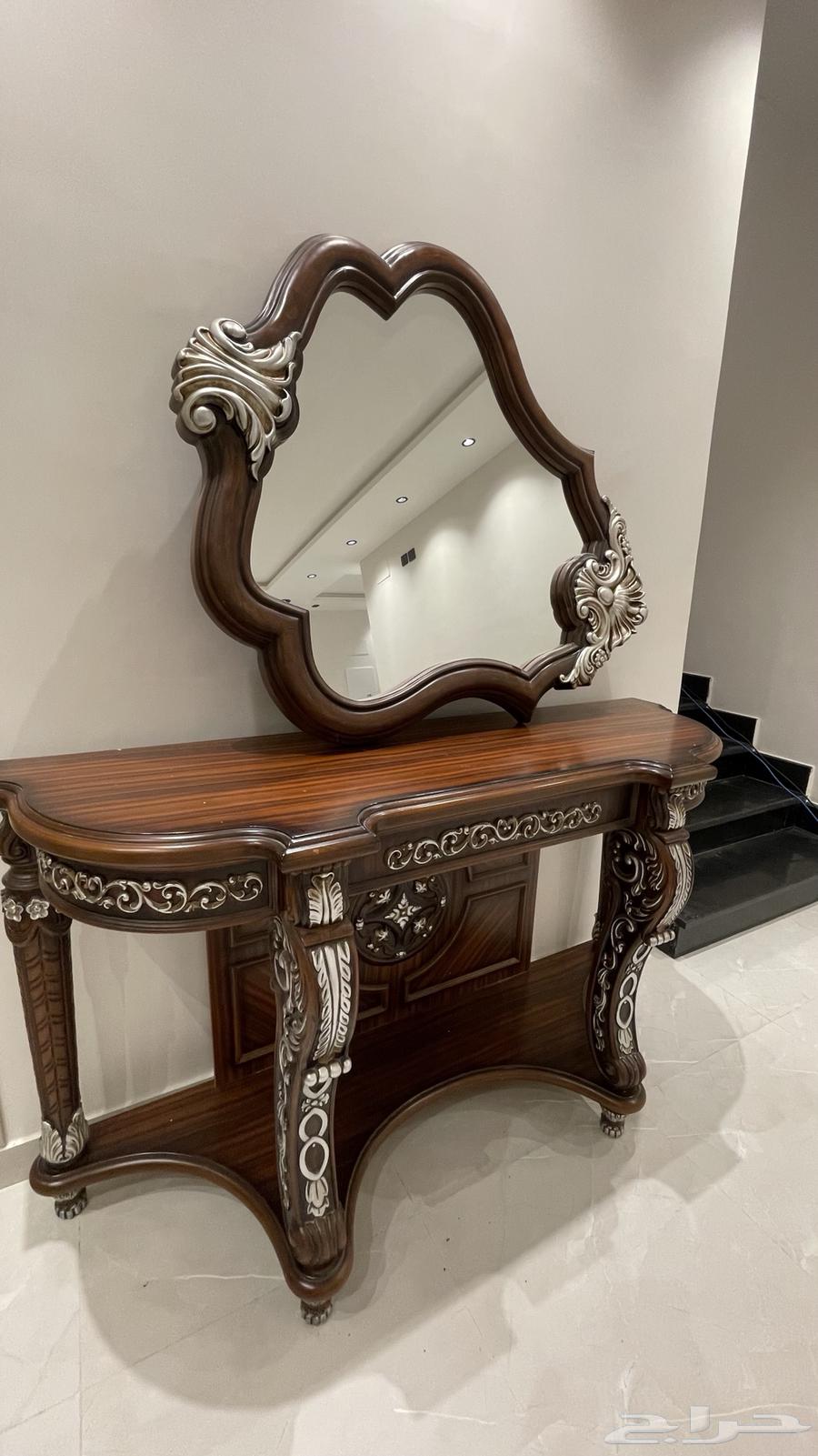 مدخل كلاسيك بحالة جيدة جدا64678526542721111