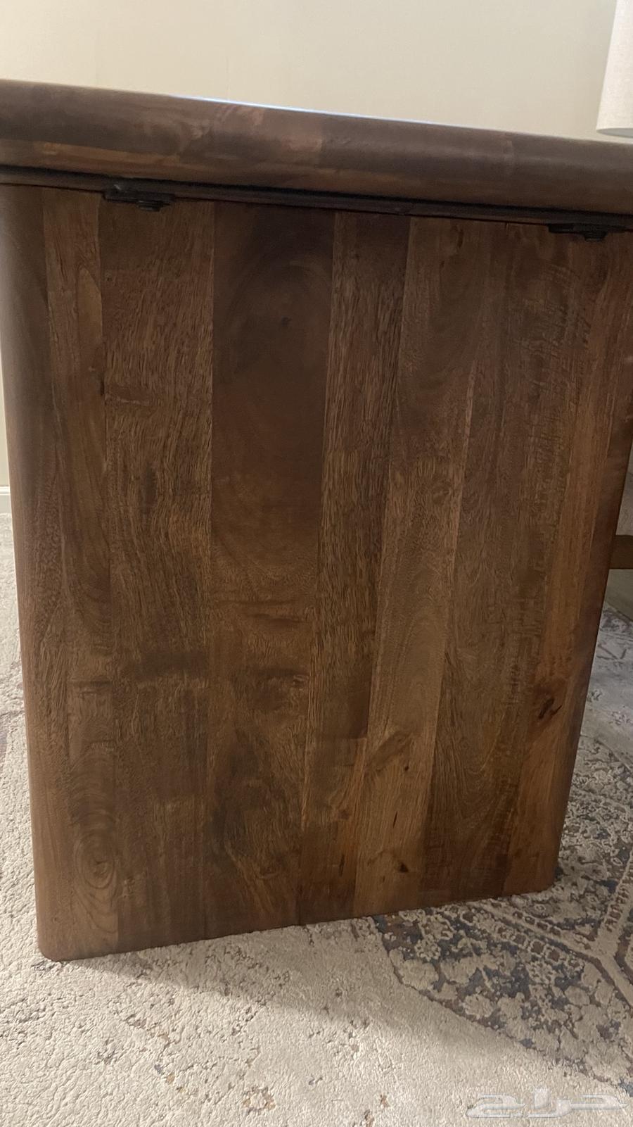 طاولة طعام من اشلي شبه جديدة64679261480449111