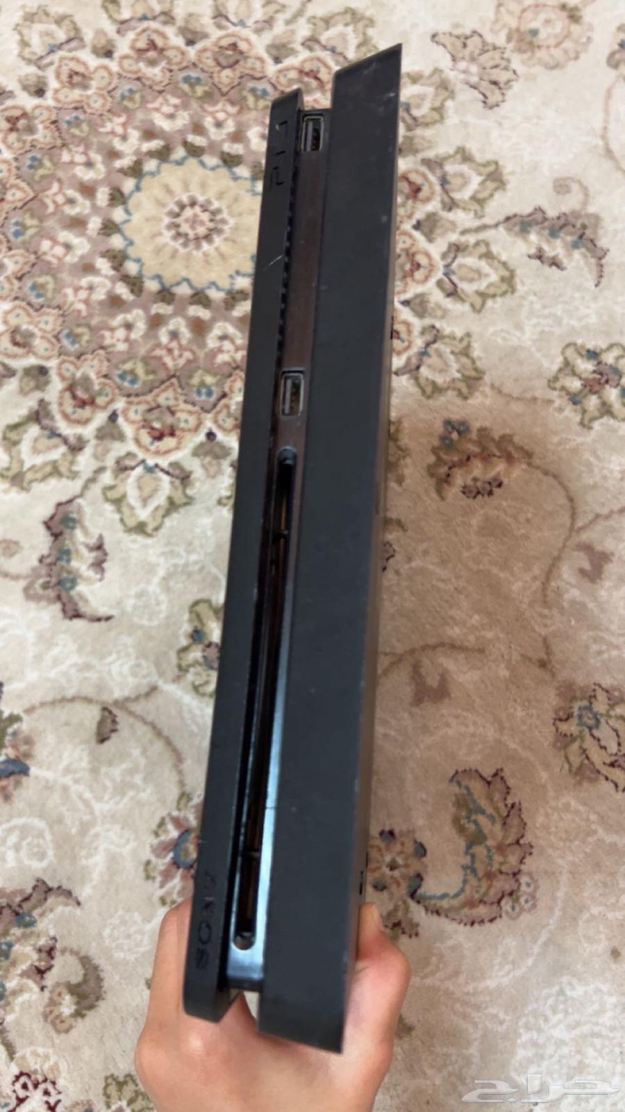 سوني فور سلم نظيف معى أسلاكه ويده للبيع64680686195715114