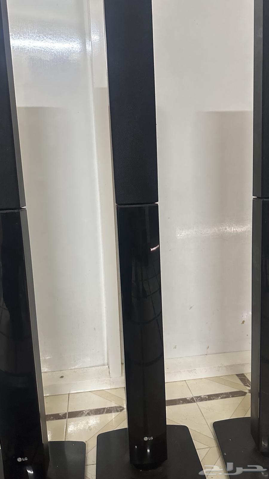 سماعه LG اربع ساعة طوال واحده صغير و سماعه وسط و التحكم64679399791107113