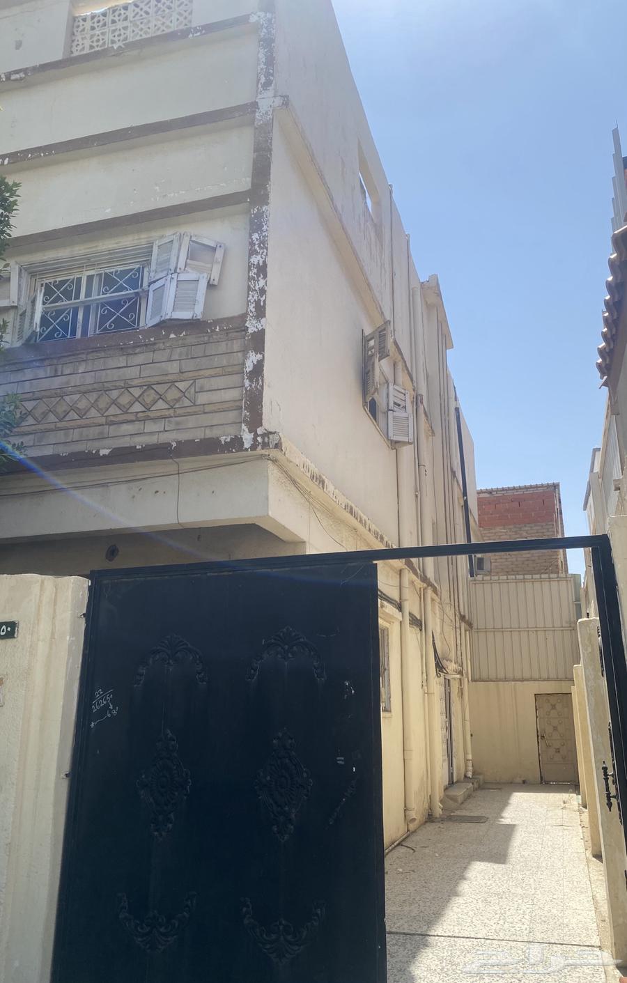 Building with a prime location, two floors, 4 apartments in Nakhil Al-Taif for sale64150366635905111