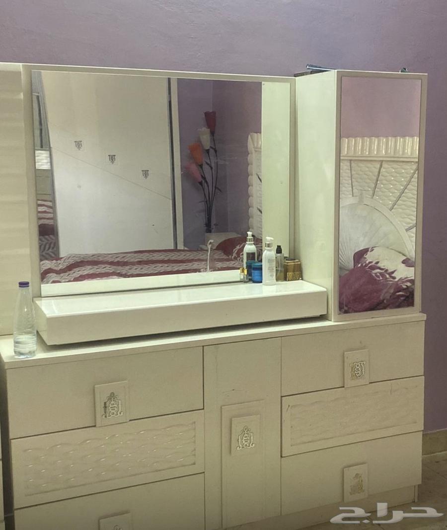 اثاث منزلي. سرير تسريحه كومدينه264682724796034112