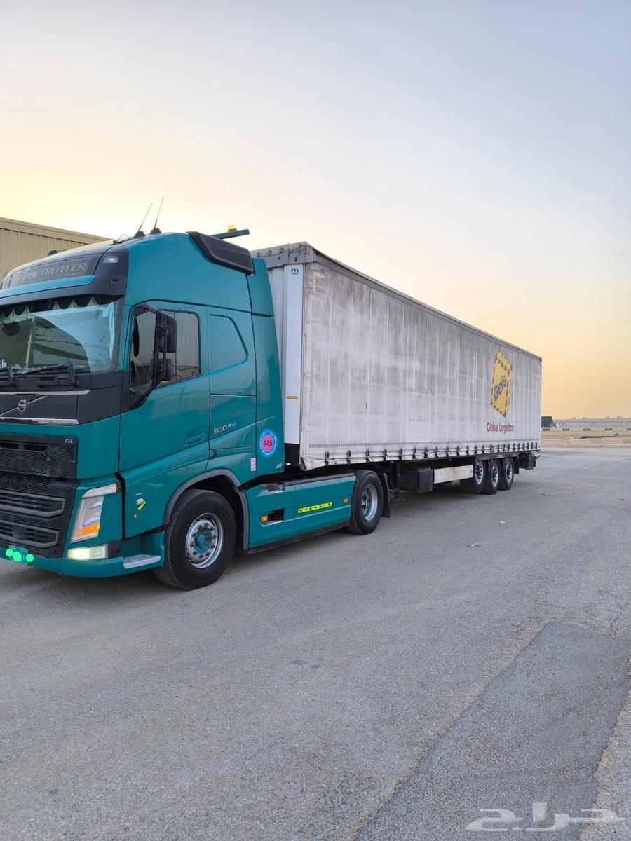 Trailers ready for loading in Jeddah, flatbed, side curtain, refrigerated64168919821569112