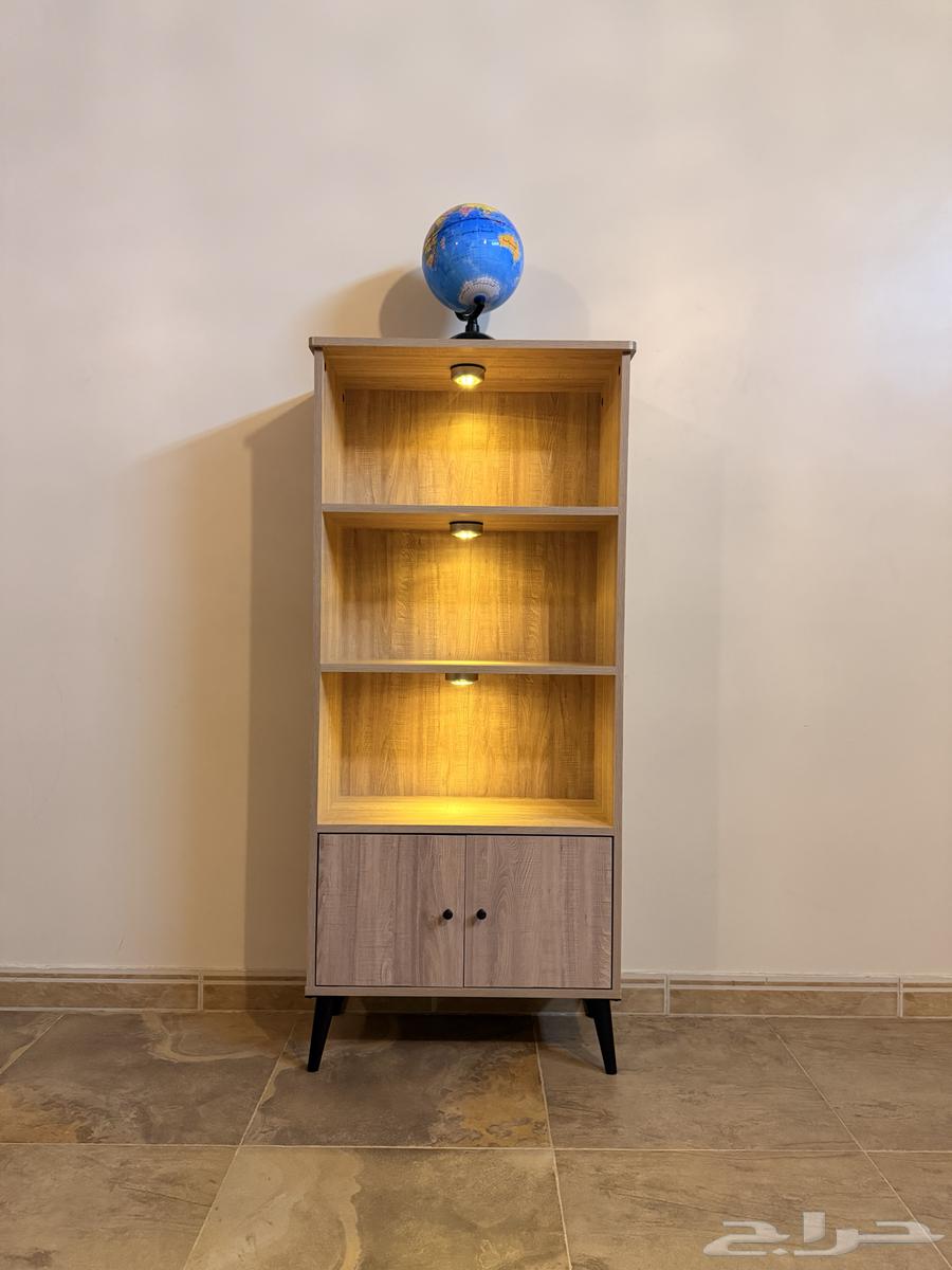 رفوف كتب خشب بإنارة64685697087363110