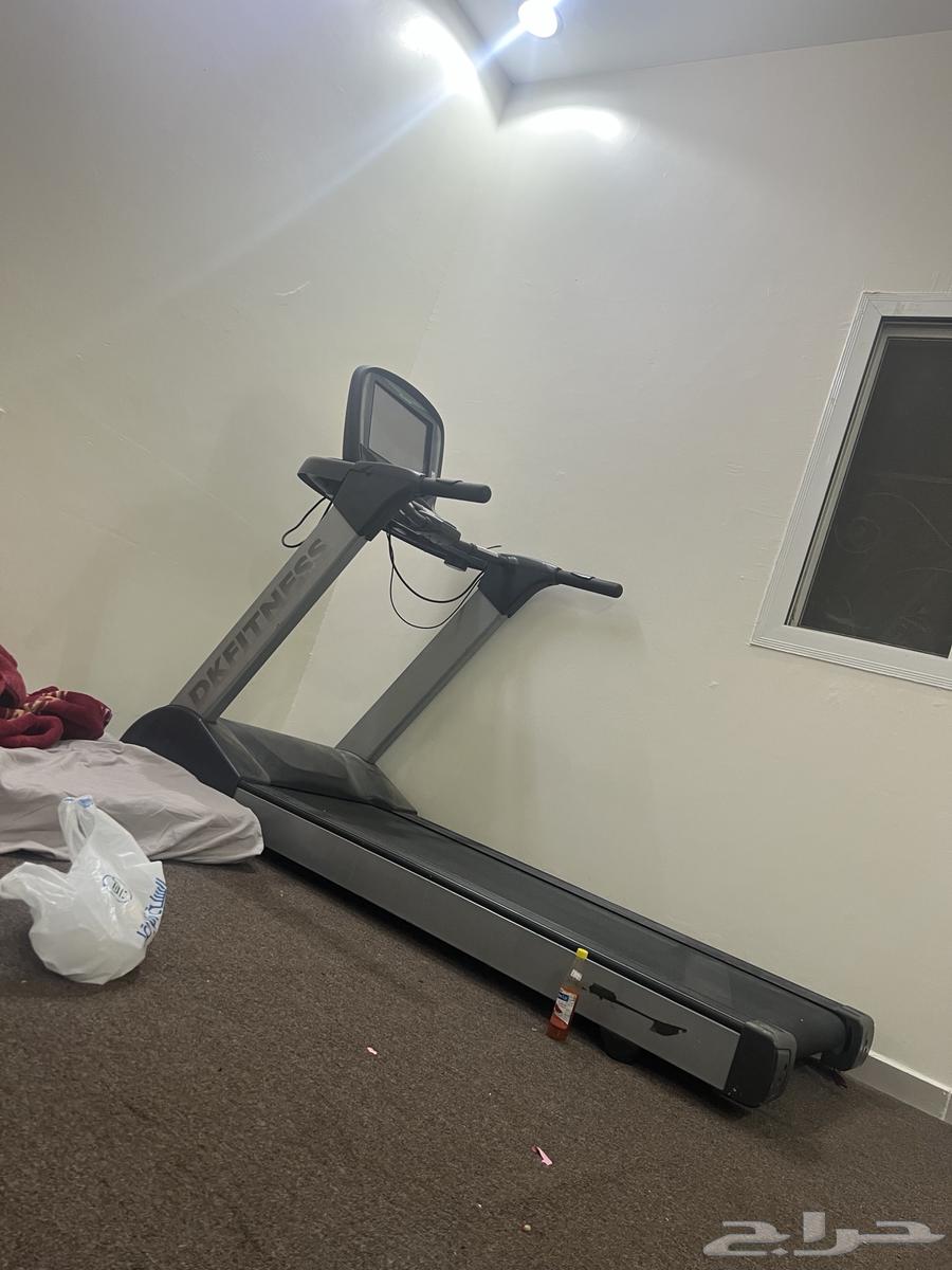 مشاية كهربائية بشاشة الكترونية بحالة جيدة64679947986051111