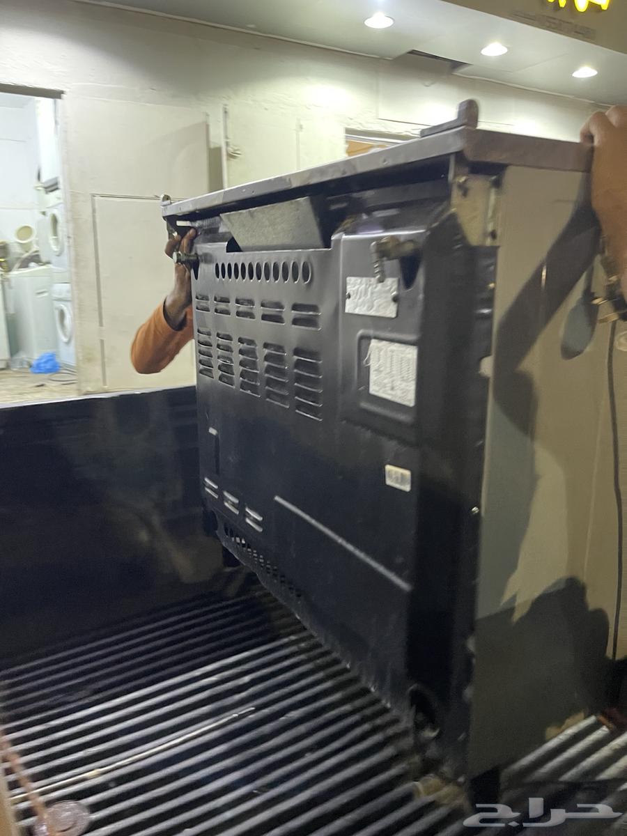 فرن استخدام ثلاث 6شهور وكل شي جديد وشغال64679437262594114