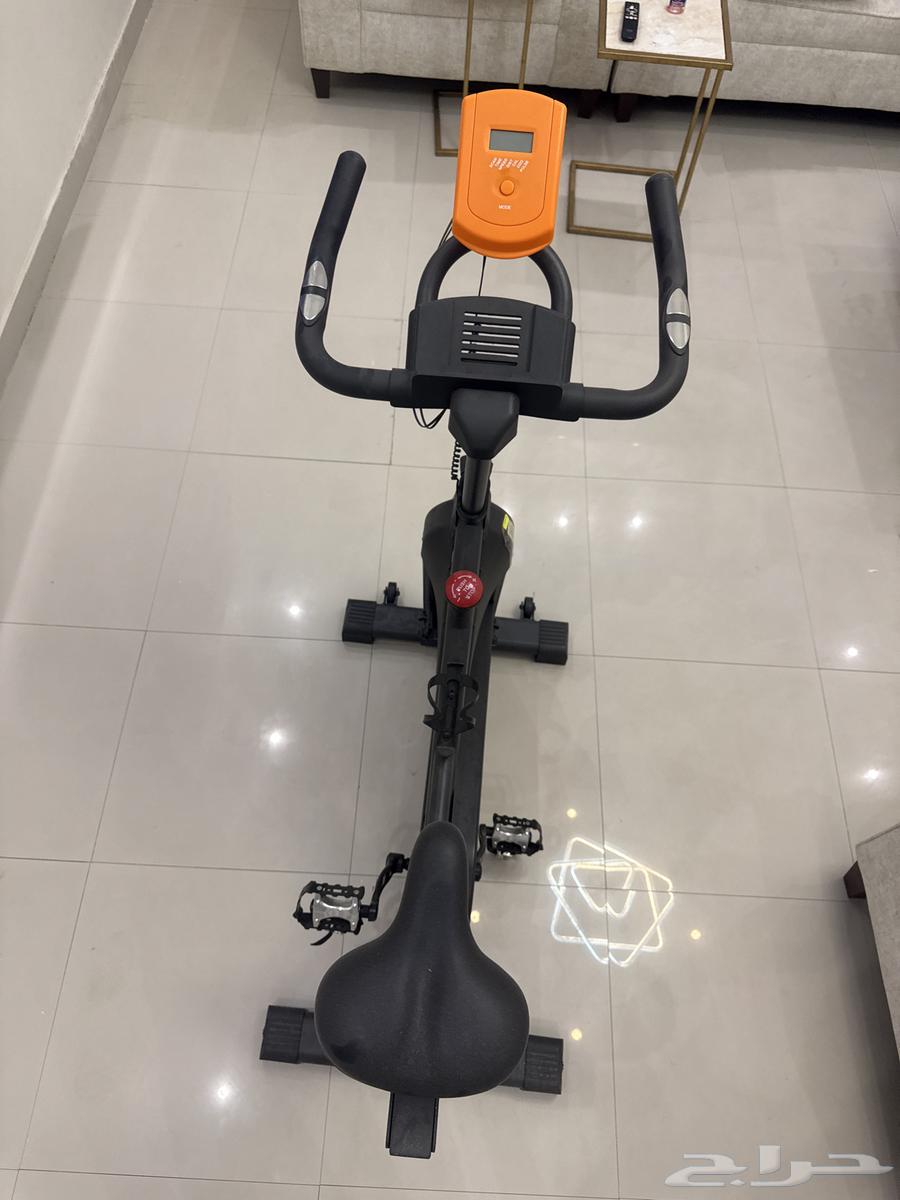 Stationary Bicycle, Fixed-Resistance Fitness Cycle with Speed Adjustment and Heart Rate Monitoring64677704108931111
