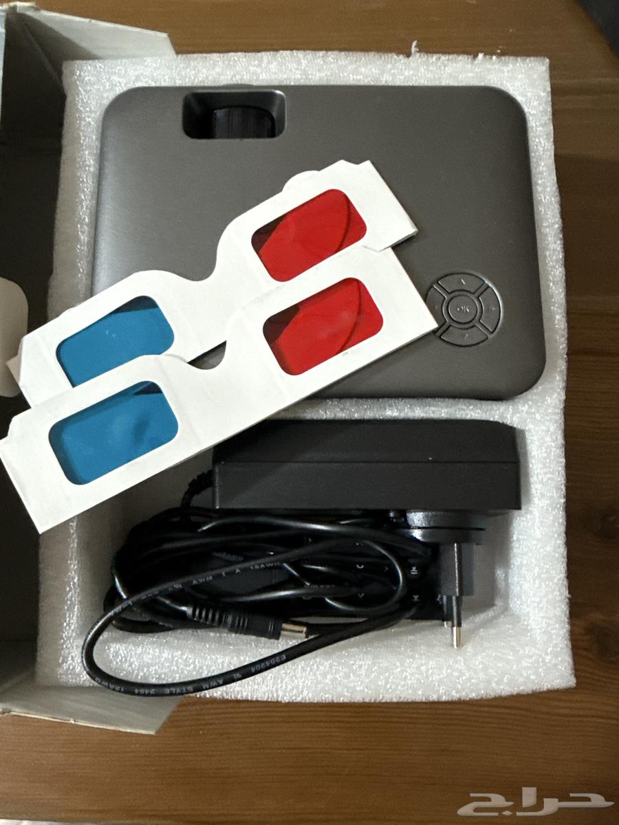 بروجكتر صغير استعمال نظيف مع نظارات 3D64678702469377111