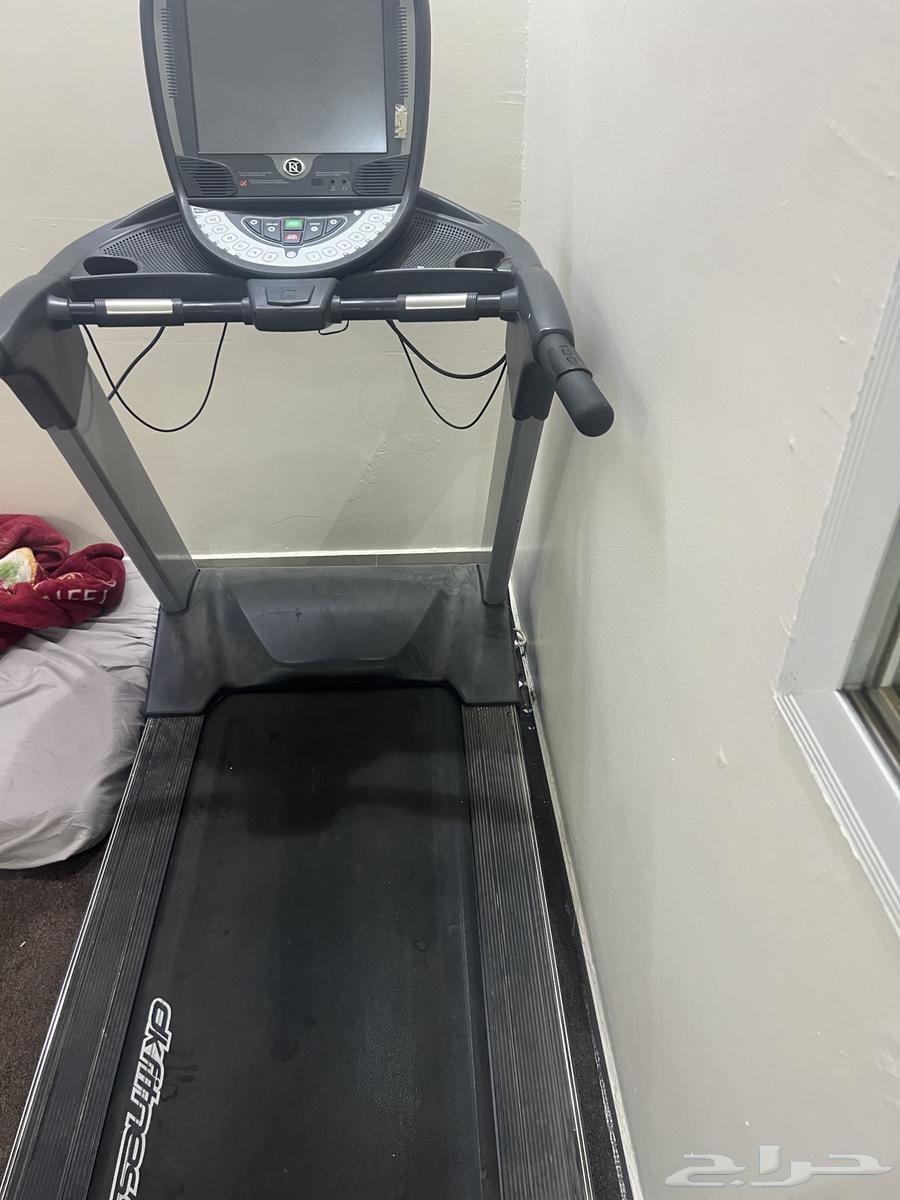 مشاية كهربائية بشاشة الكترونية بحالة جيدة64679947986051110