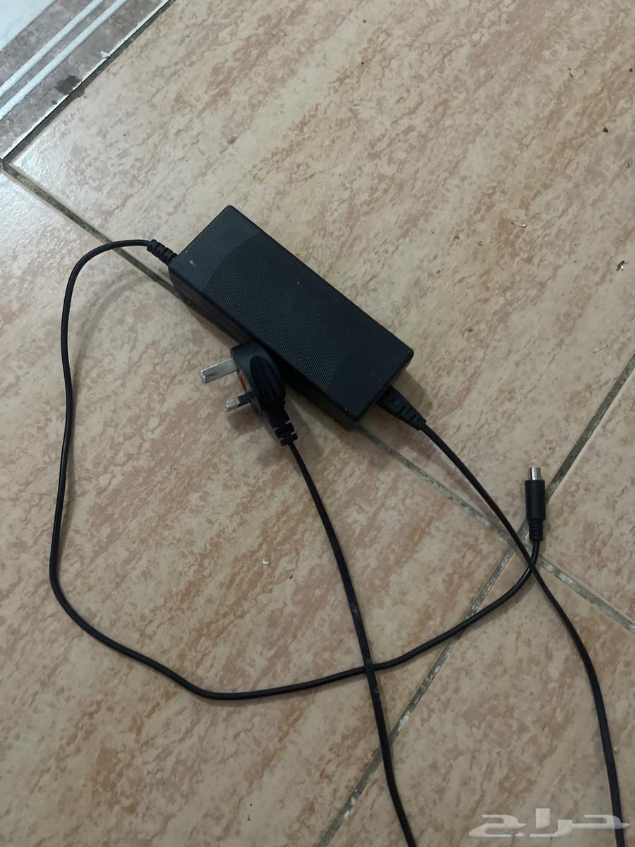 Scooter Charging Battery in Clean Condition64683555398530111