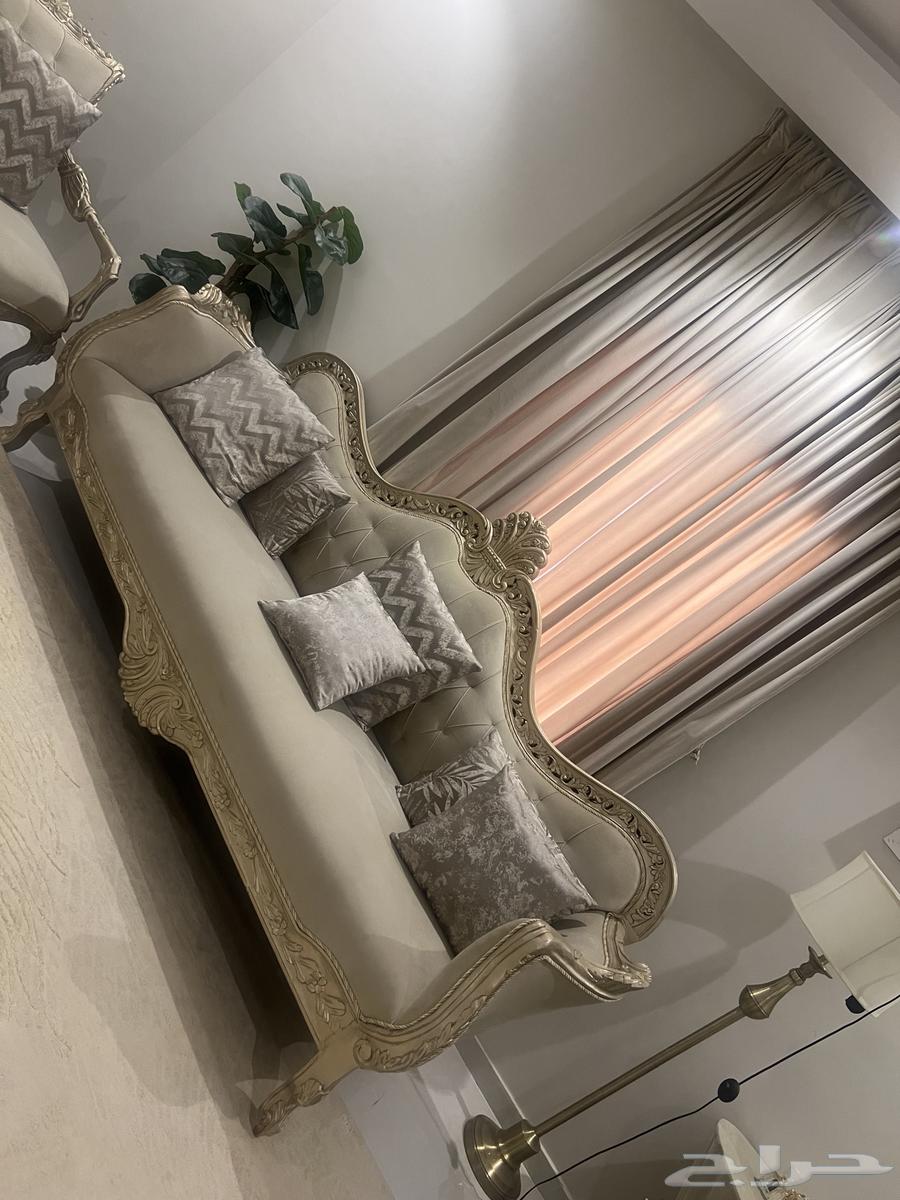 كنب كلاسيك للبيع بحالة جيدة64682554380035111