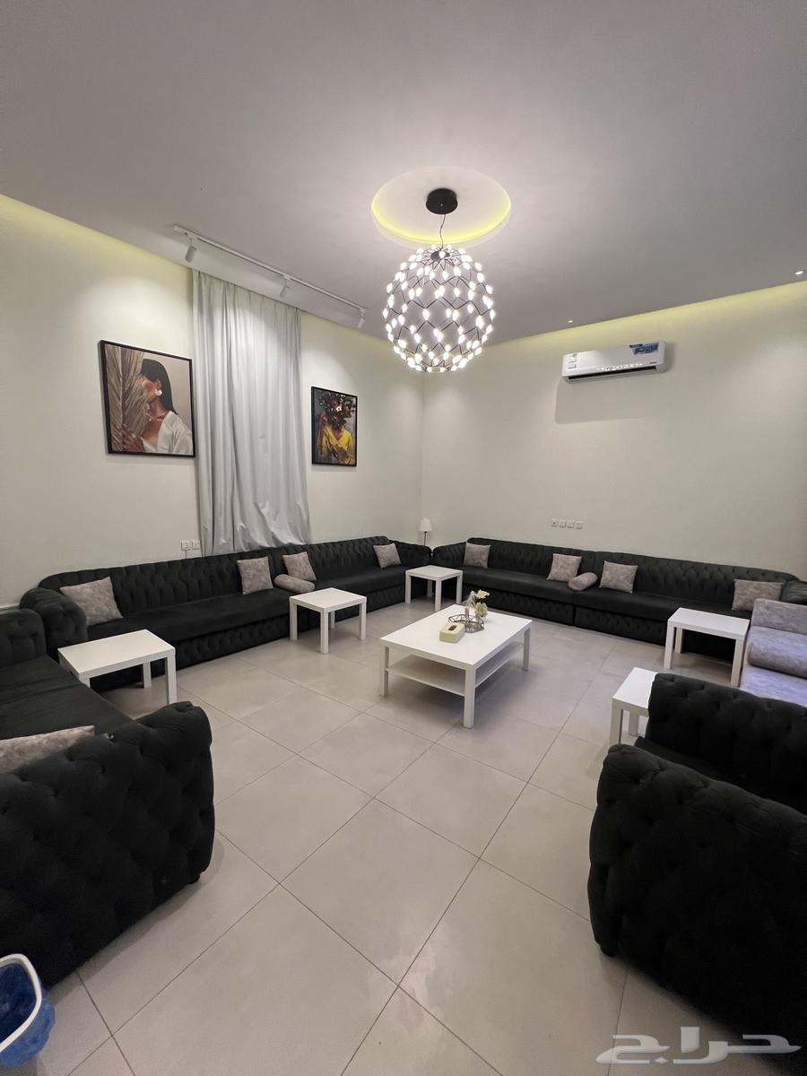 اثاث شبه الجديد مجلسين وطاولة طعام وغرفة نوم للبيع64681502981505111