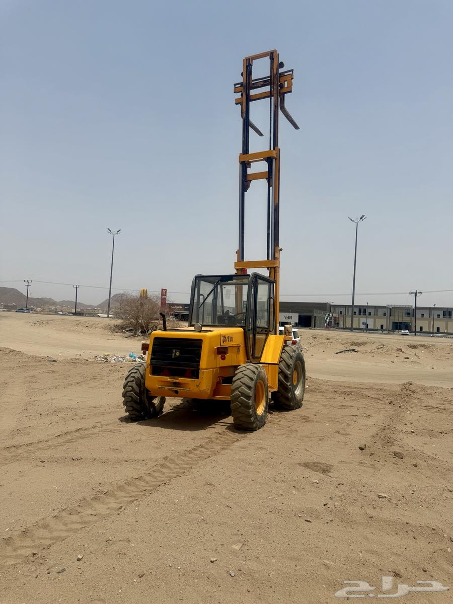 There are various types and sizes of cranes and different equipment available for rent in the Najran region and its surroundings64159723471490113