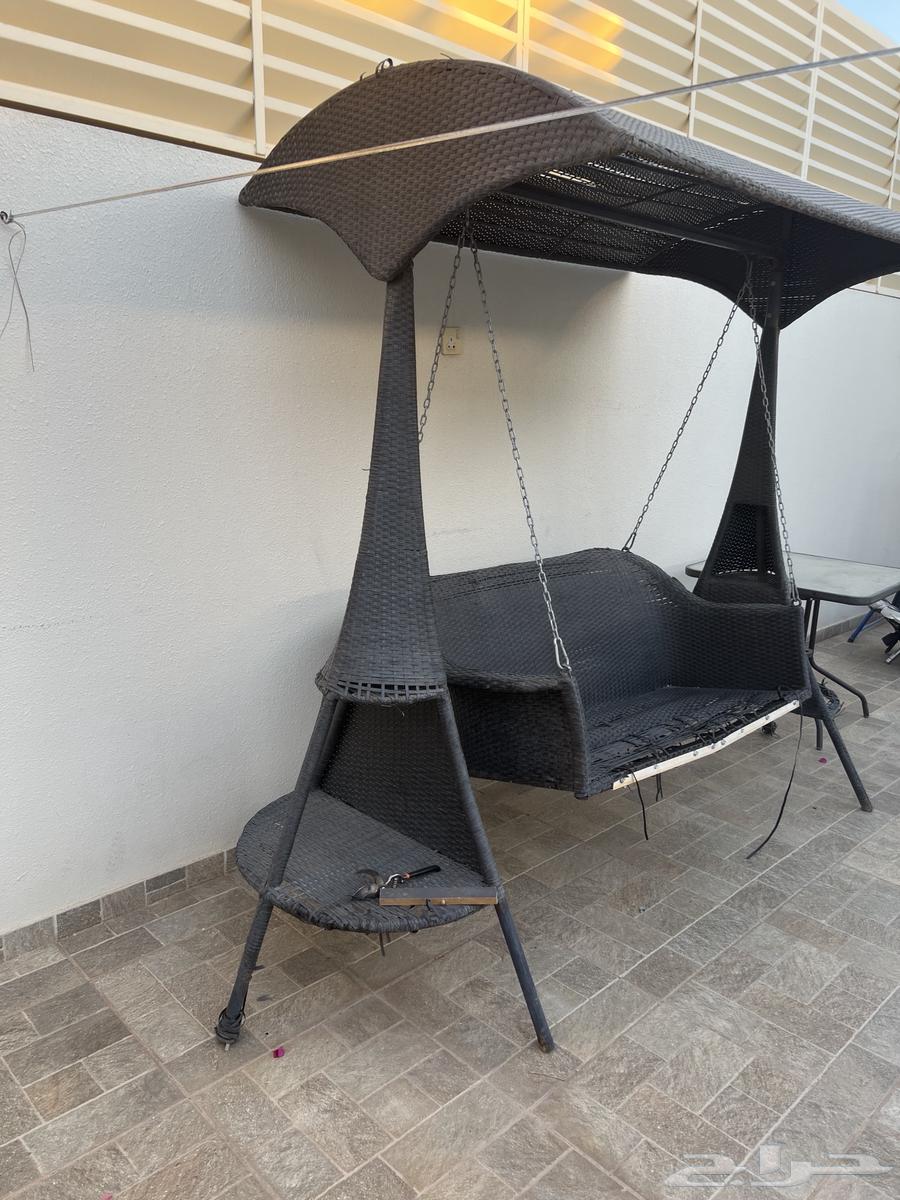 مرجيحة حدائق حالة متوسطة سعر مغري 200 ريال فقط64678739953921111