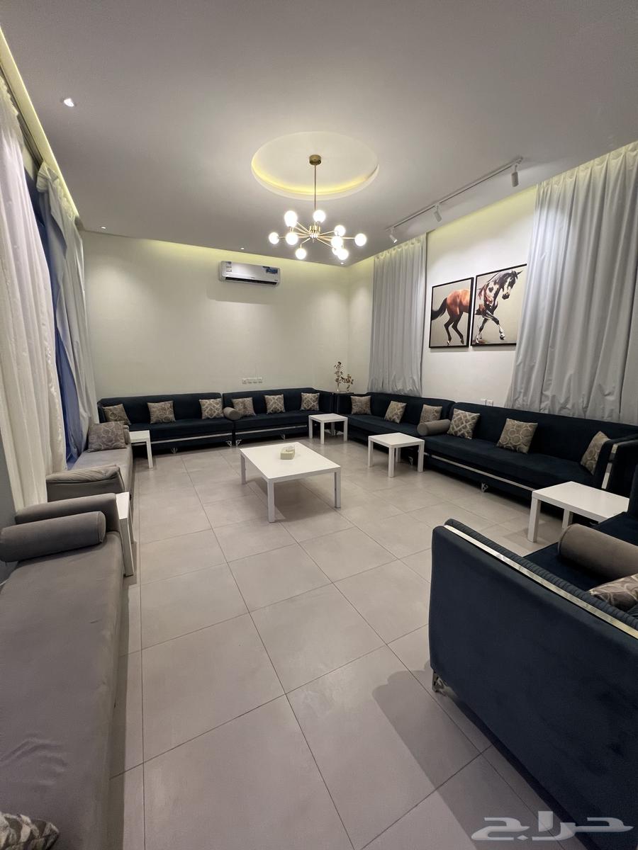 اثاث شبه الجديد مجلسين وطاولة طعام وغرفة نوم للبيع64681502981505110