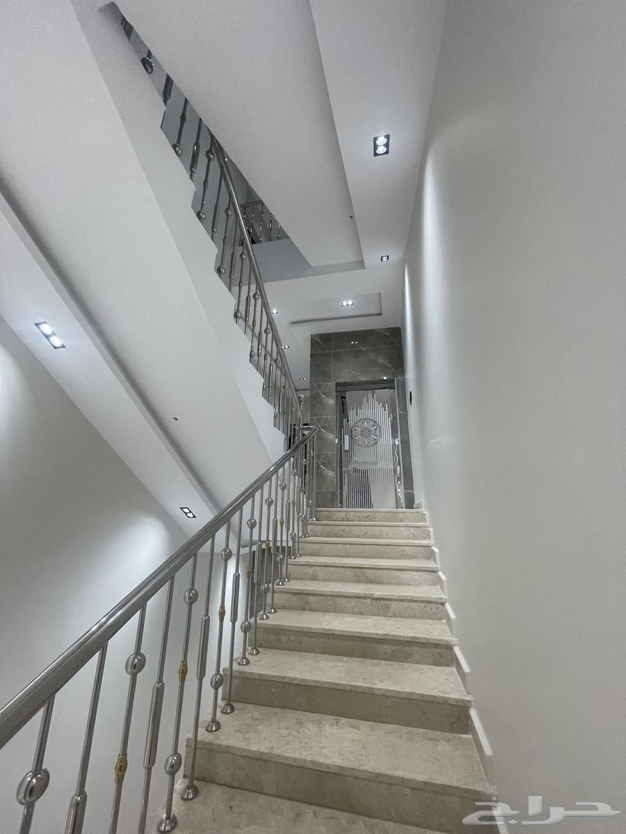 For sale, a roof apartment on the second floor with an annex and ground floors in Al-Khamees West64150368315651113