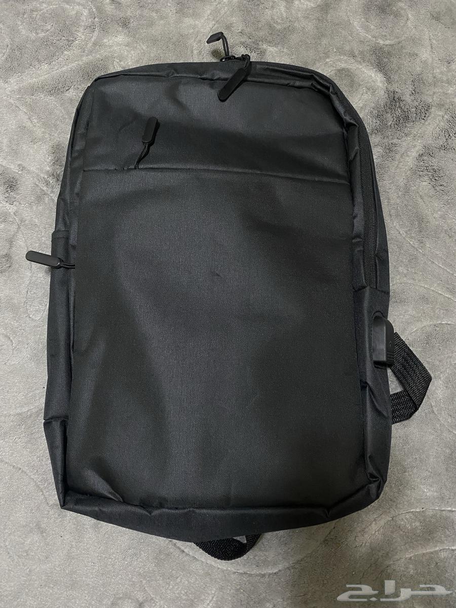 شنطه فيها شاحن جديده ب 80 ريال64682872886915110