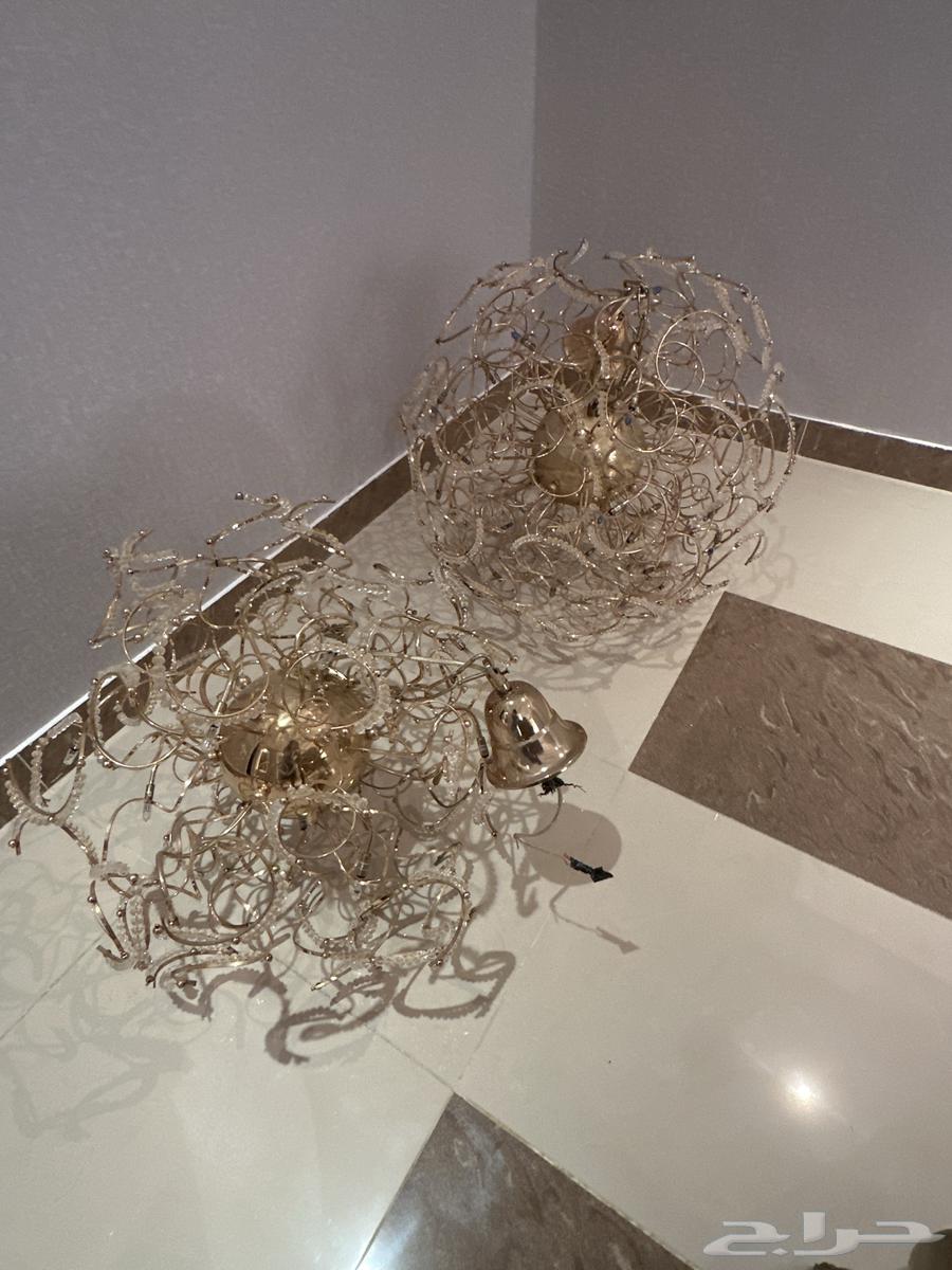 ثريتين وحده كبيره وحده وسط64680374217218110