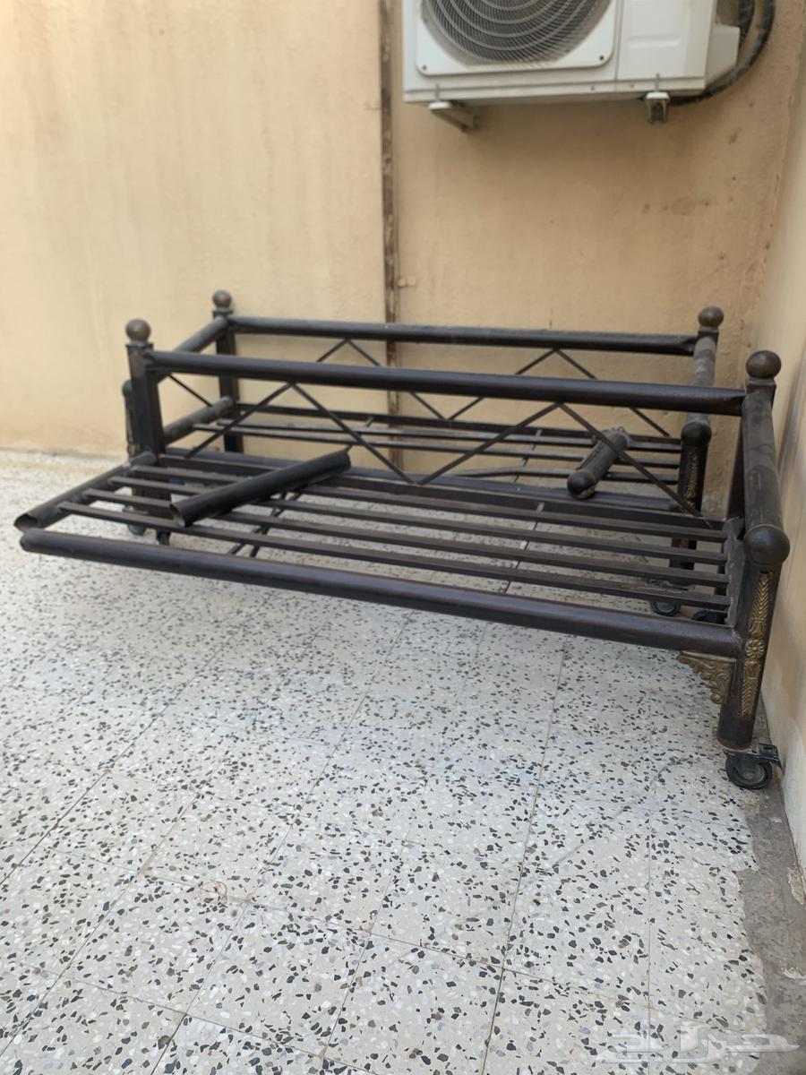 كراسي حديد خارجية و روول باب سكراب64681515539202112