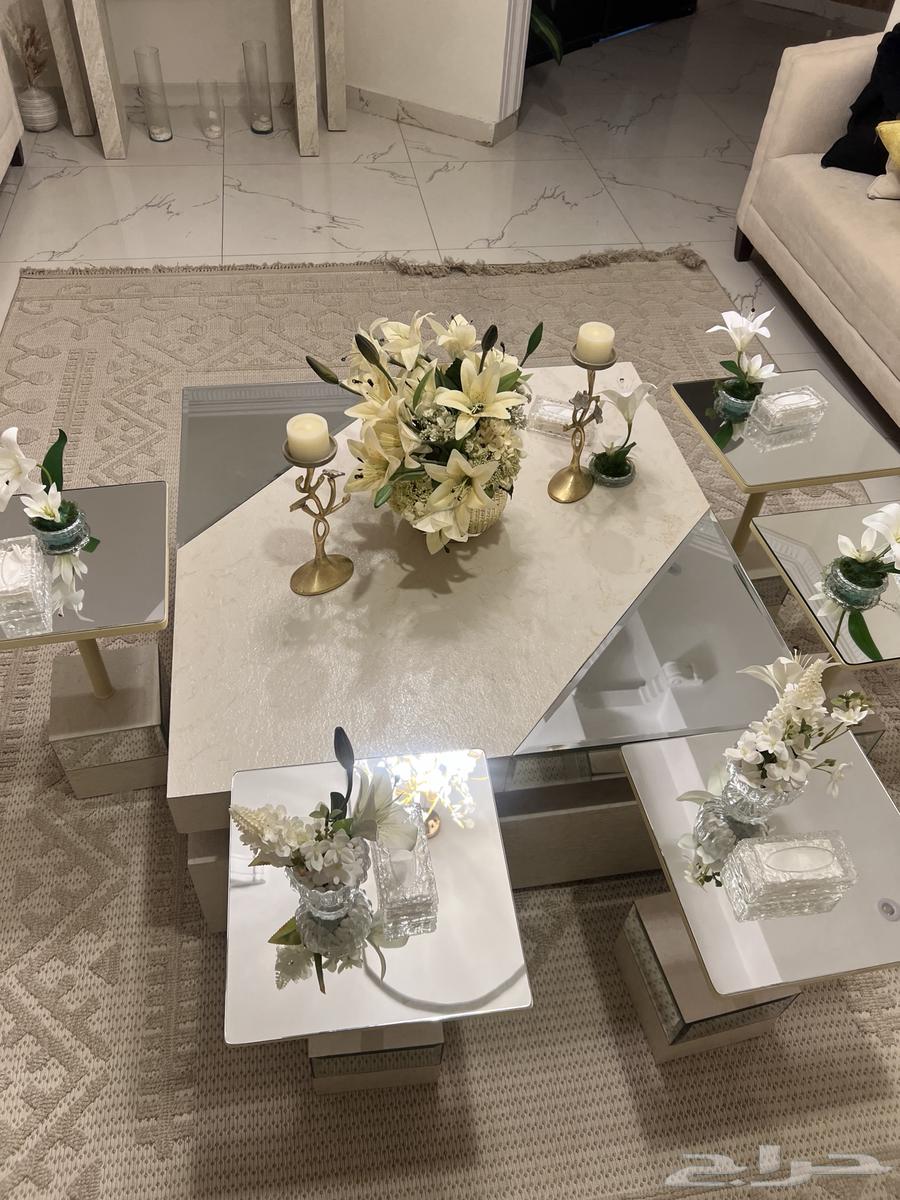 طاوله مع خدمات 664682509470849110