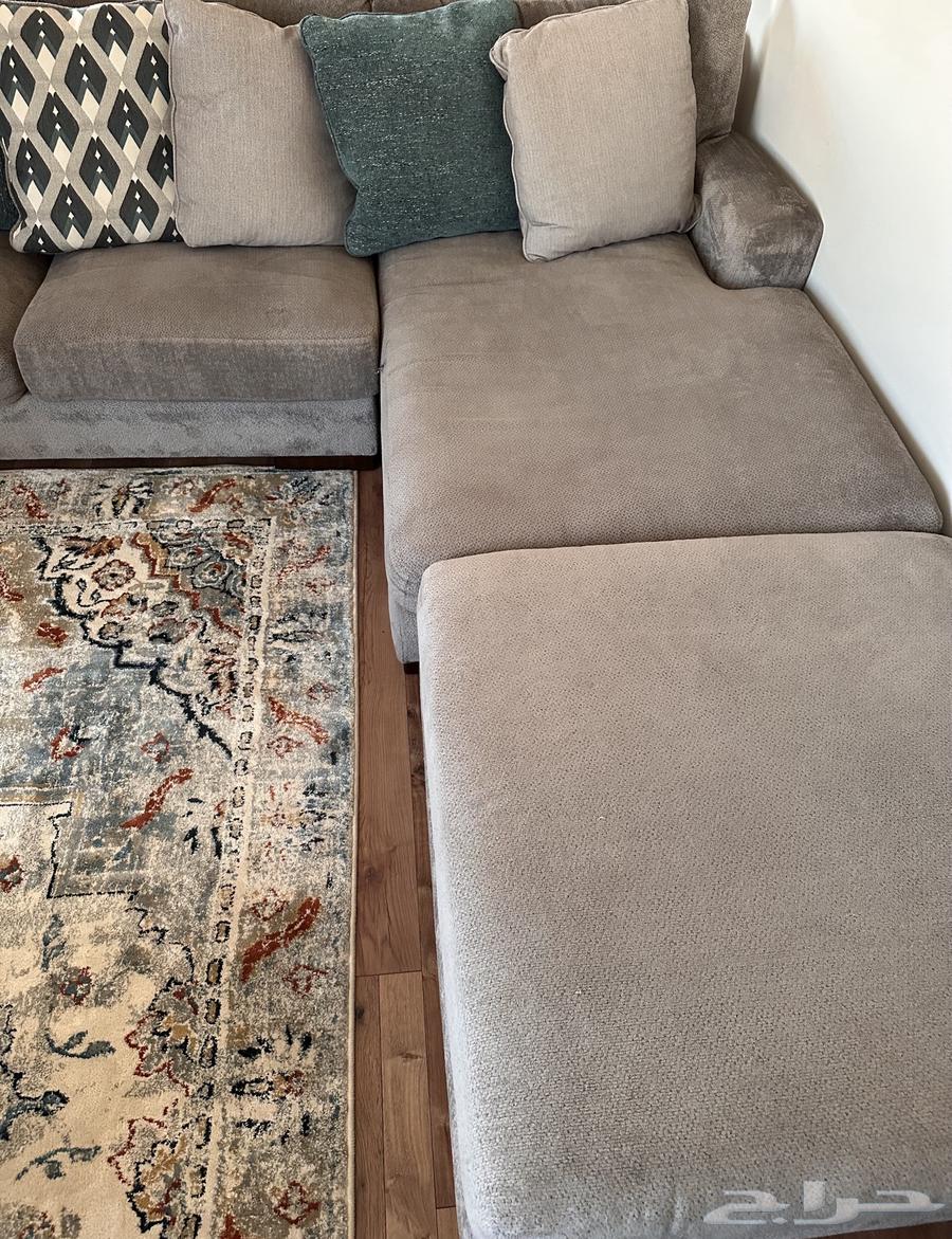 كنب امريكي مريح وشبه جديد للبيع64682611828226110