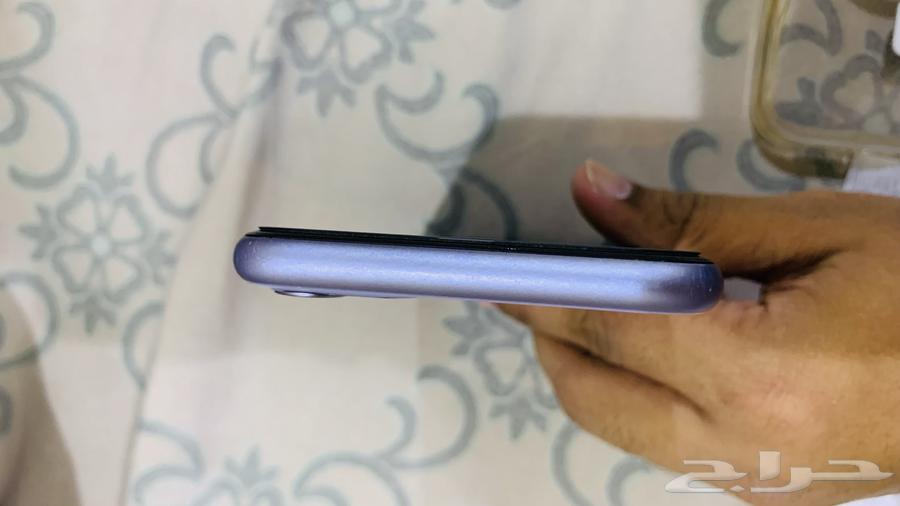 ايفون 11 للبيع او البدل مستعجل64508341362179114