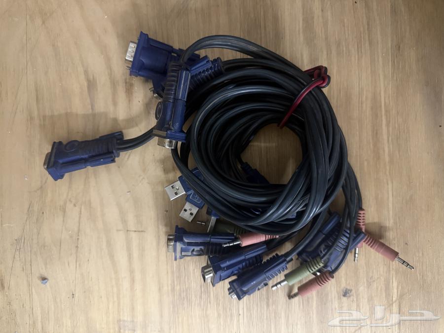 سويتش KYM للتبديل بين 4 اجهزة حاسب الي64678727577730114