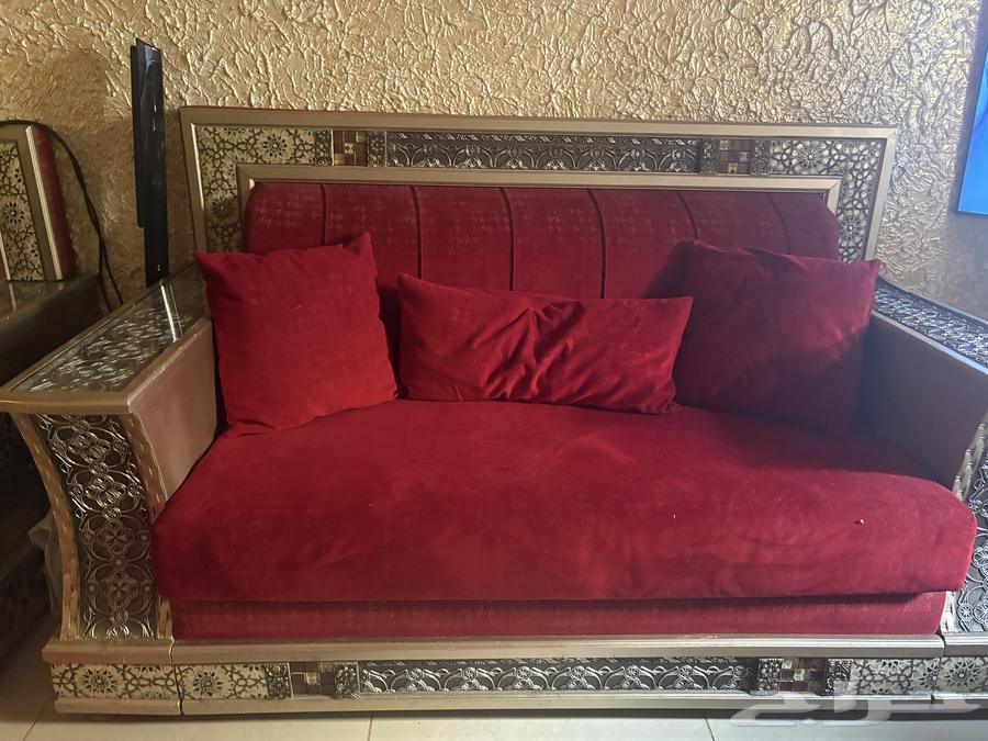 Sofa64682680906498111