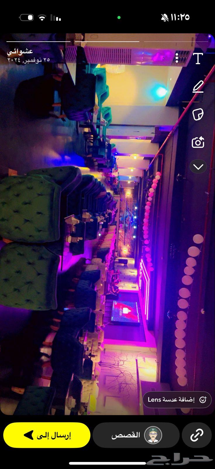 A well-known lounge in Jeddah with customers available for kissing64150367098241113
