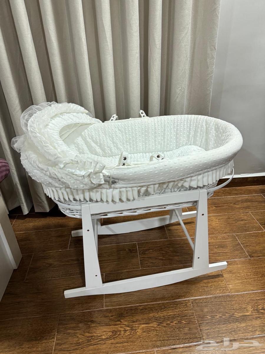 سرير اطفال بحالة ممتازة64677818125186110