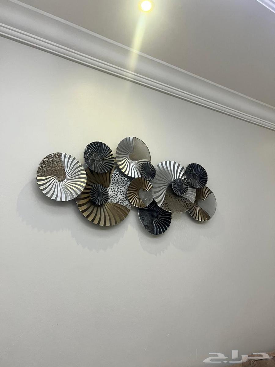 اغراض غرفة الضيوف سجاد طاولات استيل ديكور جداري64620317323522114