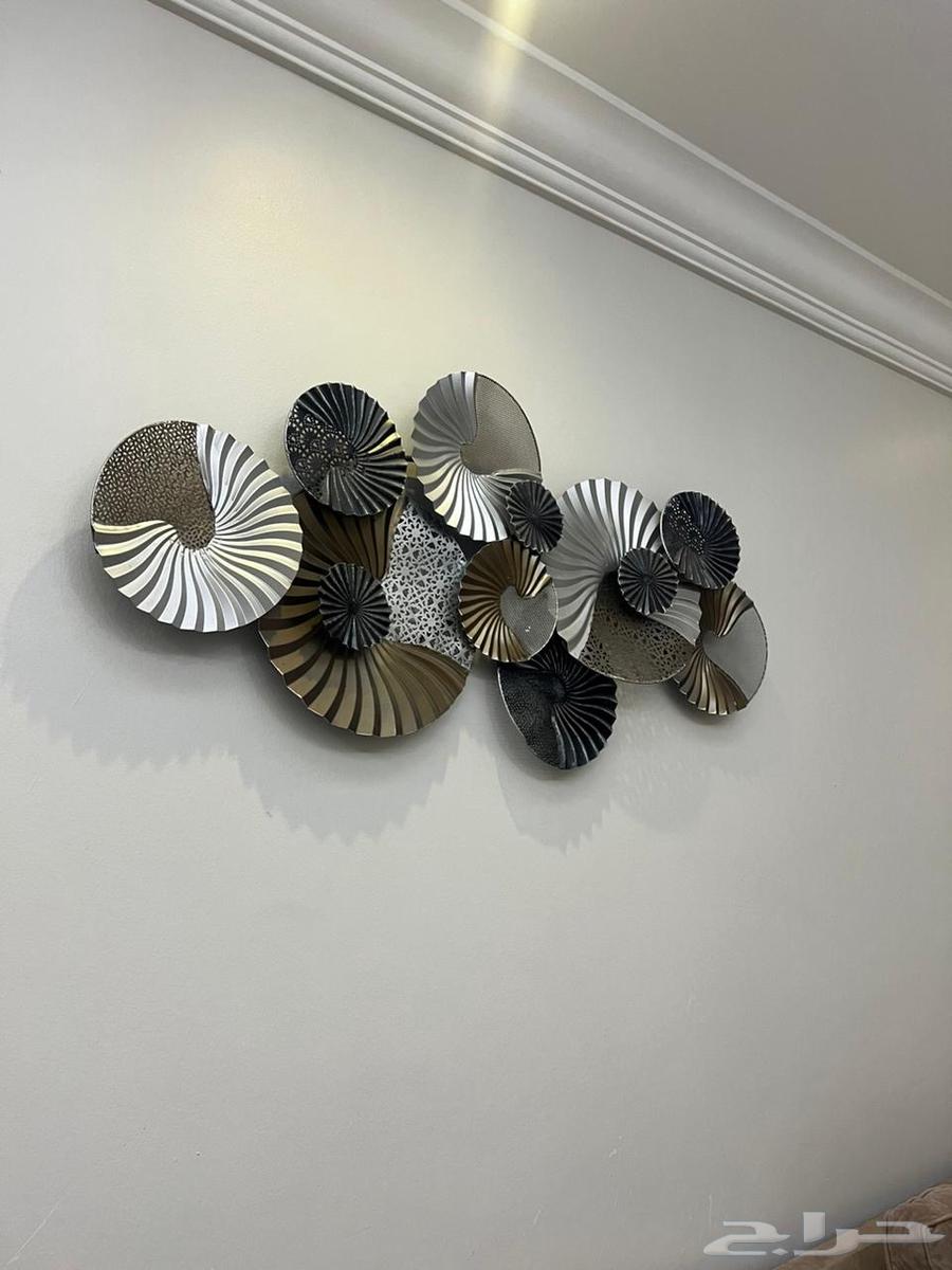 اغراض غرفة الضيوف سجاد طاولات استيل ديكور جداري64620317323522113