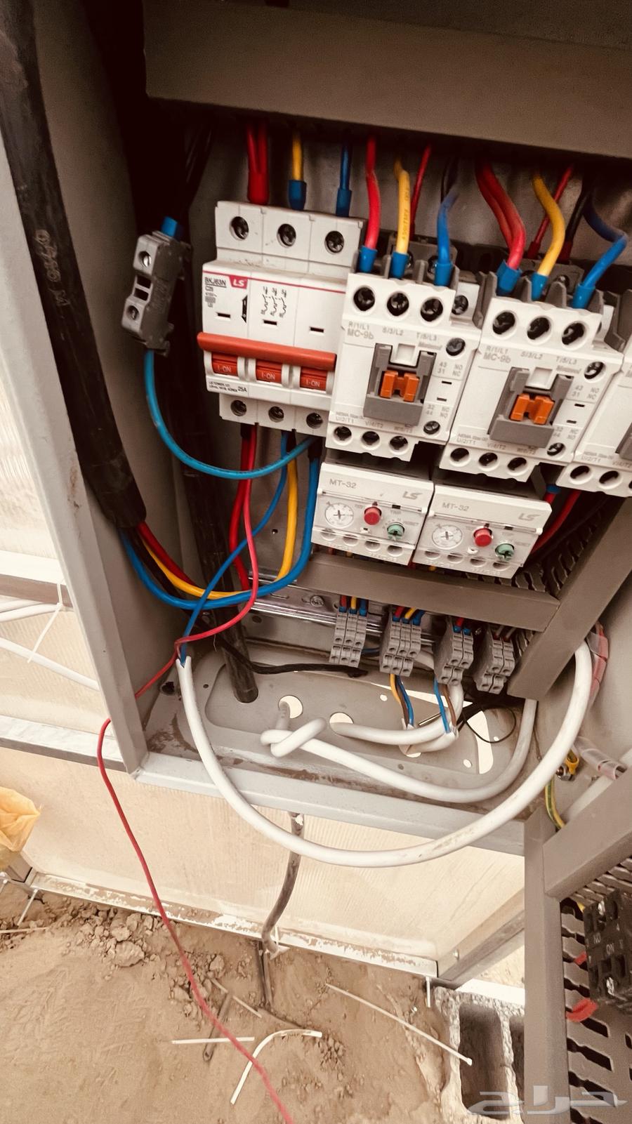 فني كهربائي لجميع أعمال التأسيس والتطبيق وأعمال المكيفات64170922382083114