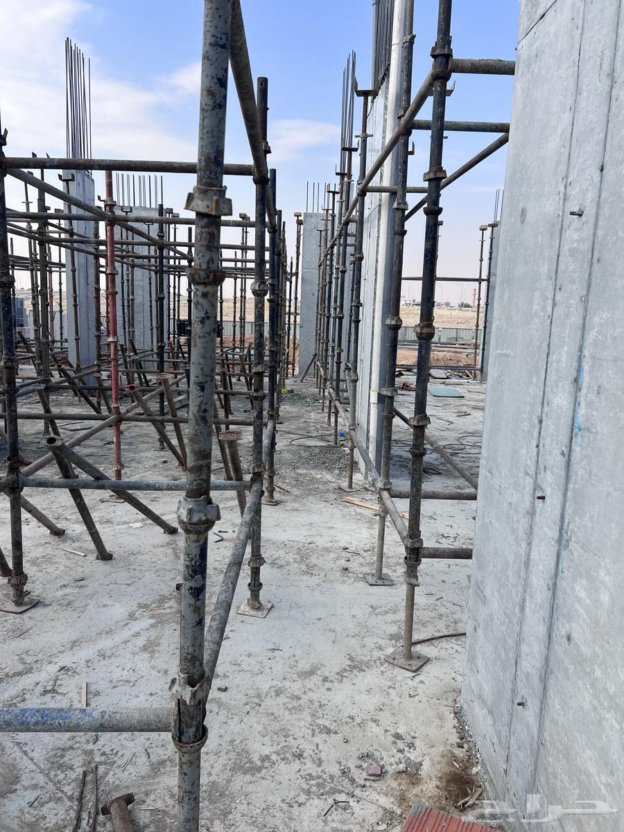 سقالات شدة معدنية واخشاب64170436988163114