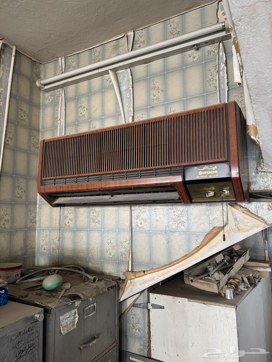 للبيع مكيفين هيتاشي قديم وحاله الديكور ممتاز64694052616067110