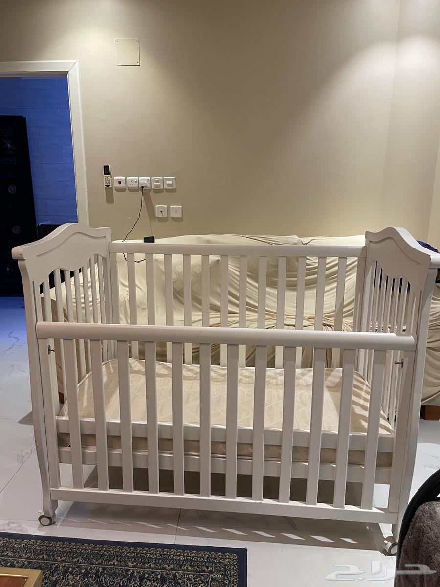 For Sale: New Bed, Modern Design, Unused, Slight Scratches on Corners64688956931969110