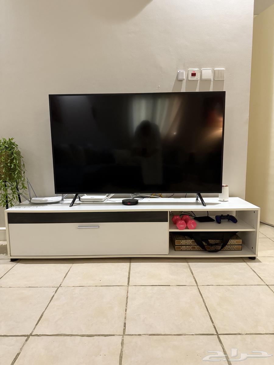كنب زاوية وخزانة وطاولة تلفزيون ولوحات للبيع64618689422977113