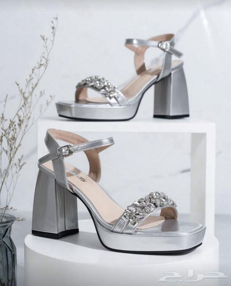 البيع صنادل نسائيه ( قابل تفاوض)64669351470593110