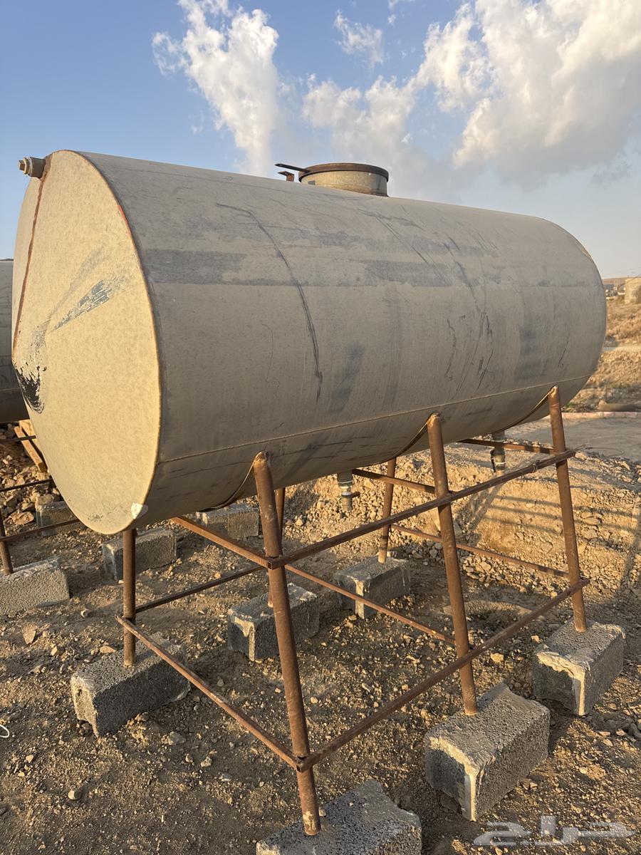 2 خزانات للبيع حديد قوي بيع مستعجل سمح64557234320898112