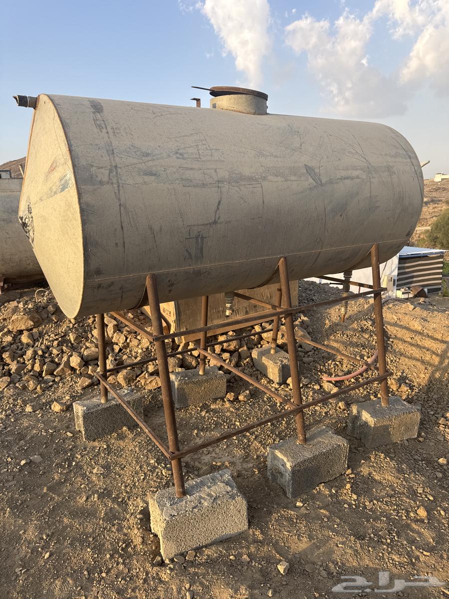 2 خزانات للبيع حديد قوي بيع مستعجل سمح64557234320898113