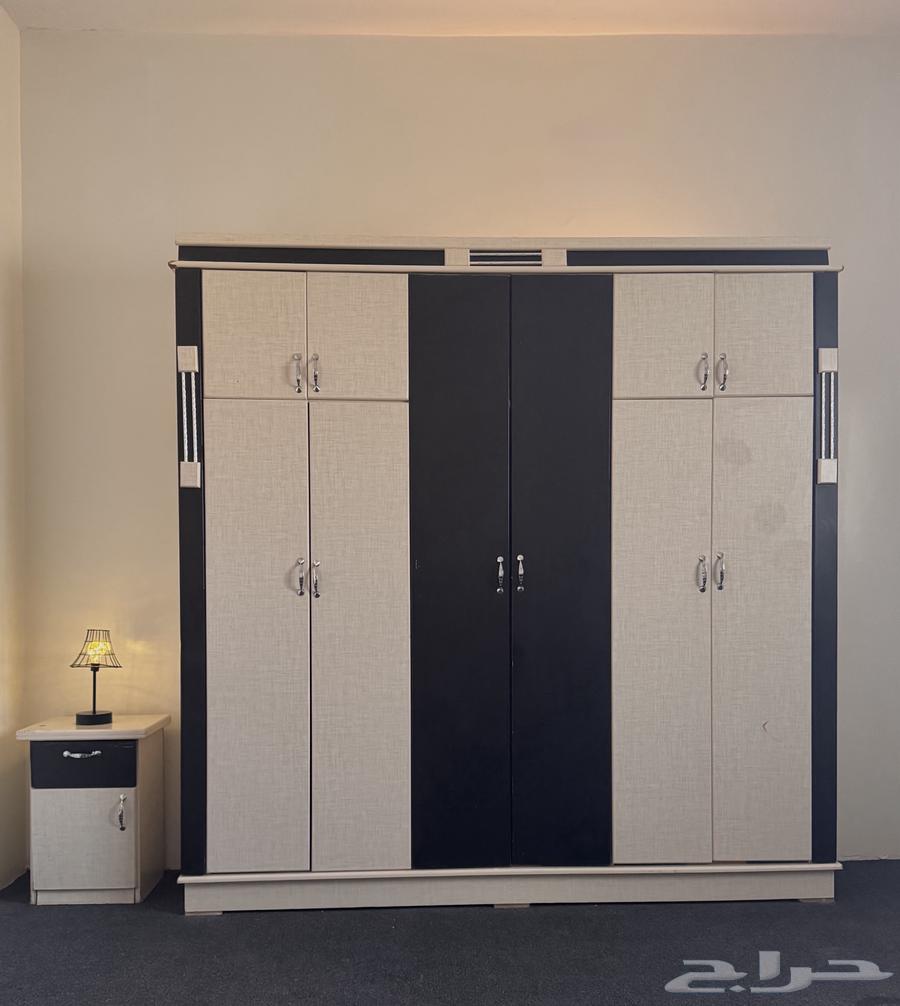 خزانة ملابس و طاولة صغير كومندية64686602826243110