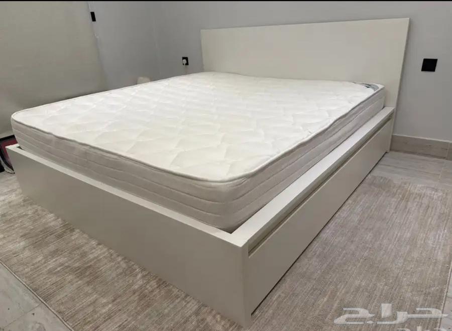 MALM bed frame IKEA - very good condition with 4 pull-out drawers64458363618562111