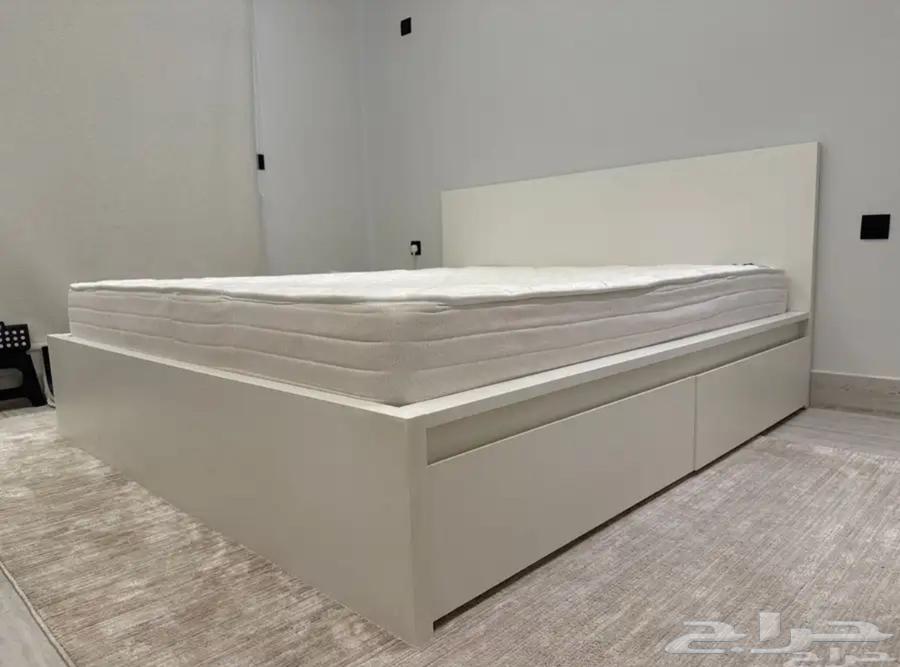 MALM bed frame IKEA - very good condition with 4 pull-out drawers64458363618562110