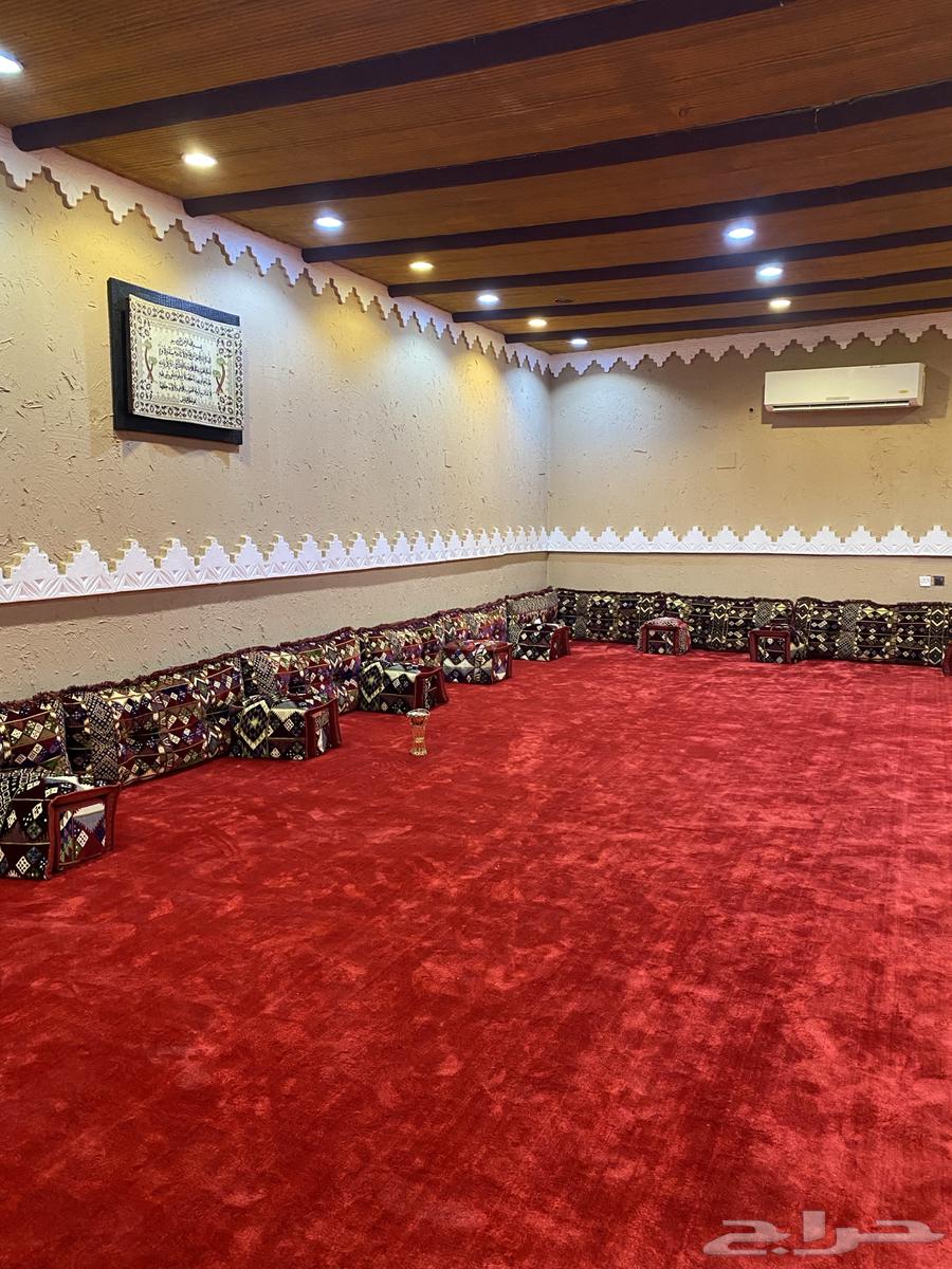 Two-part lounge for rent64152330431489110