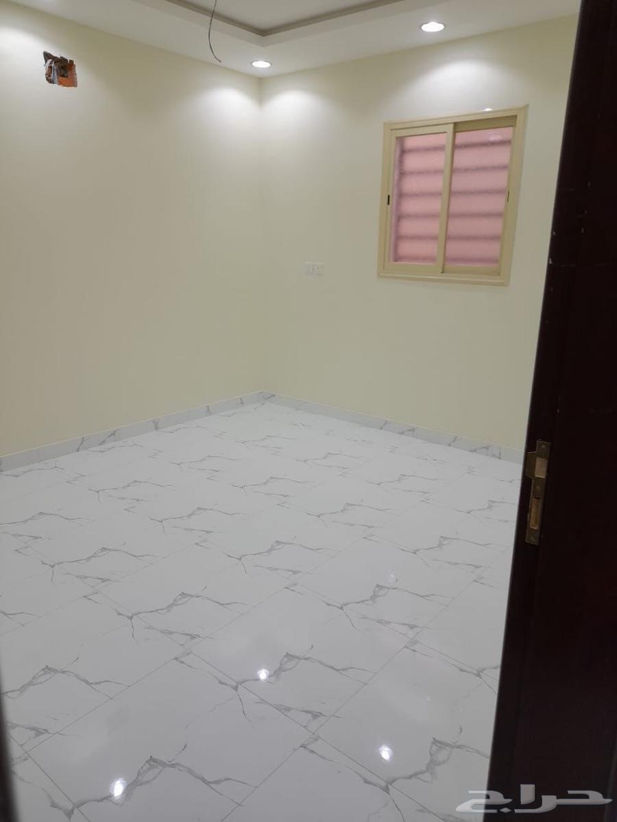 شقق للايجار عزاب ( قريب من المطار )64152548819713110