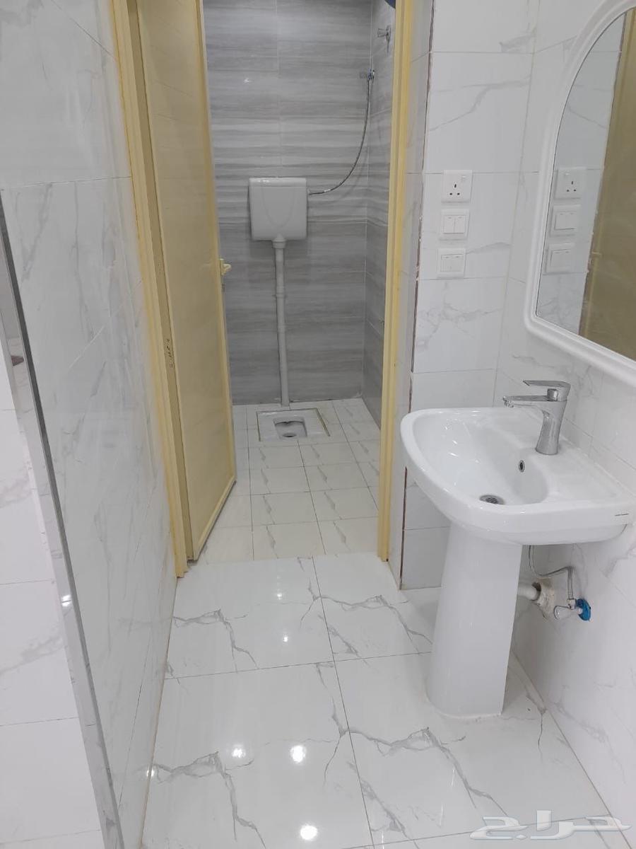 شقق للايجار عزاب ( قريب من المطار )64152548819713113