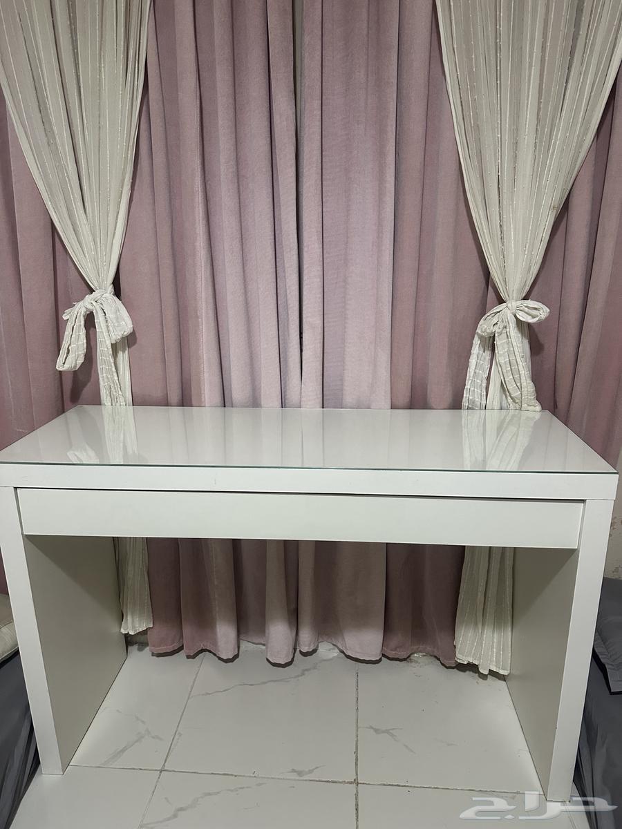 تسريحة ايكيا مستعمله بيضاء مع قزاز الحماية64577276232962111