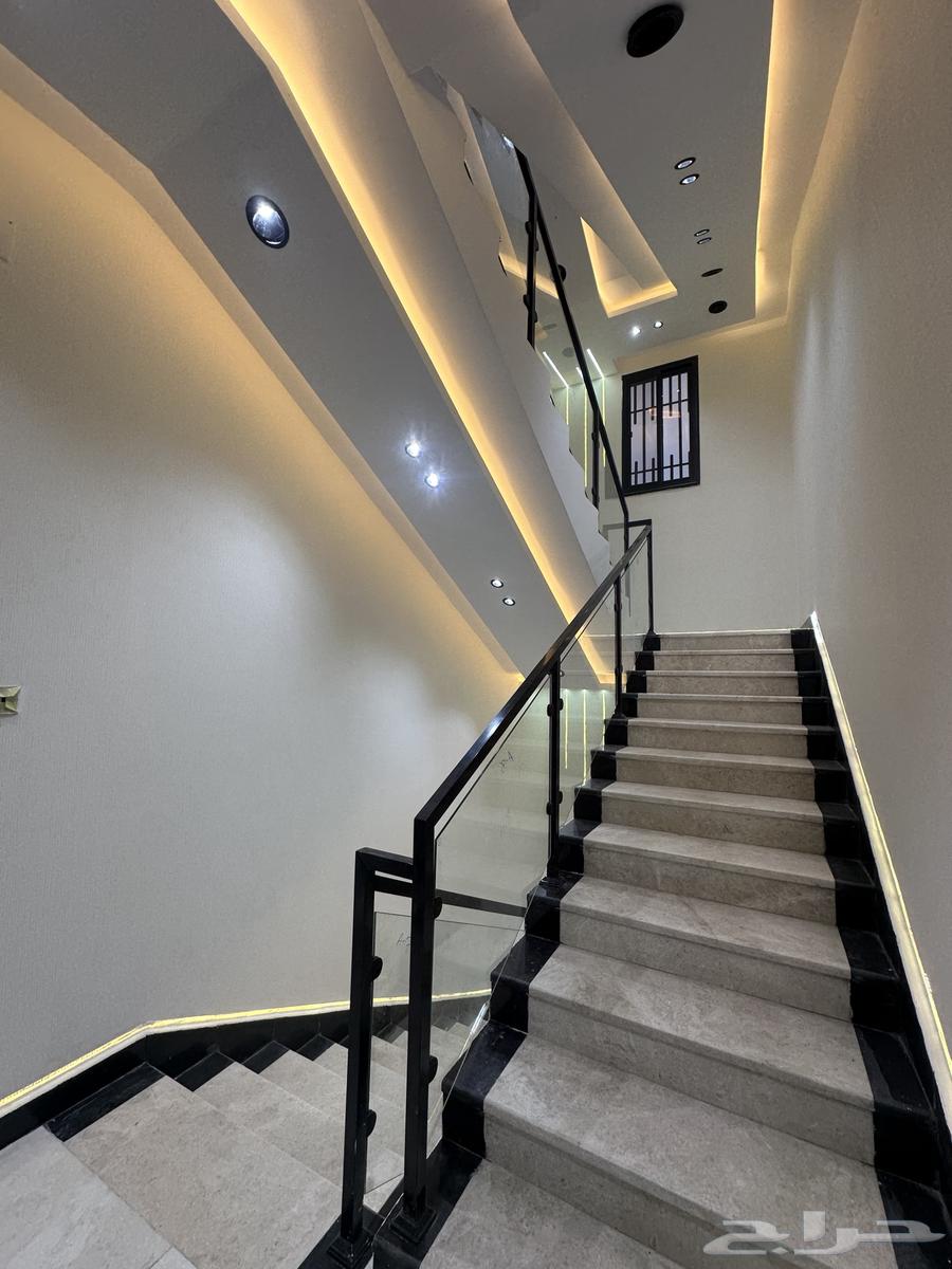 للبيع في خ مشيط مخطط دره الموسي شقق علوي بمصعد وسطح شغلVIP64152759401987112