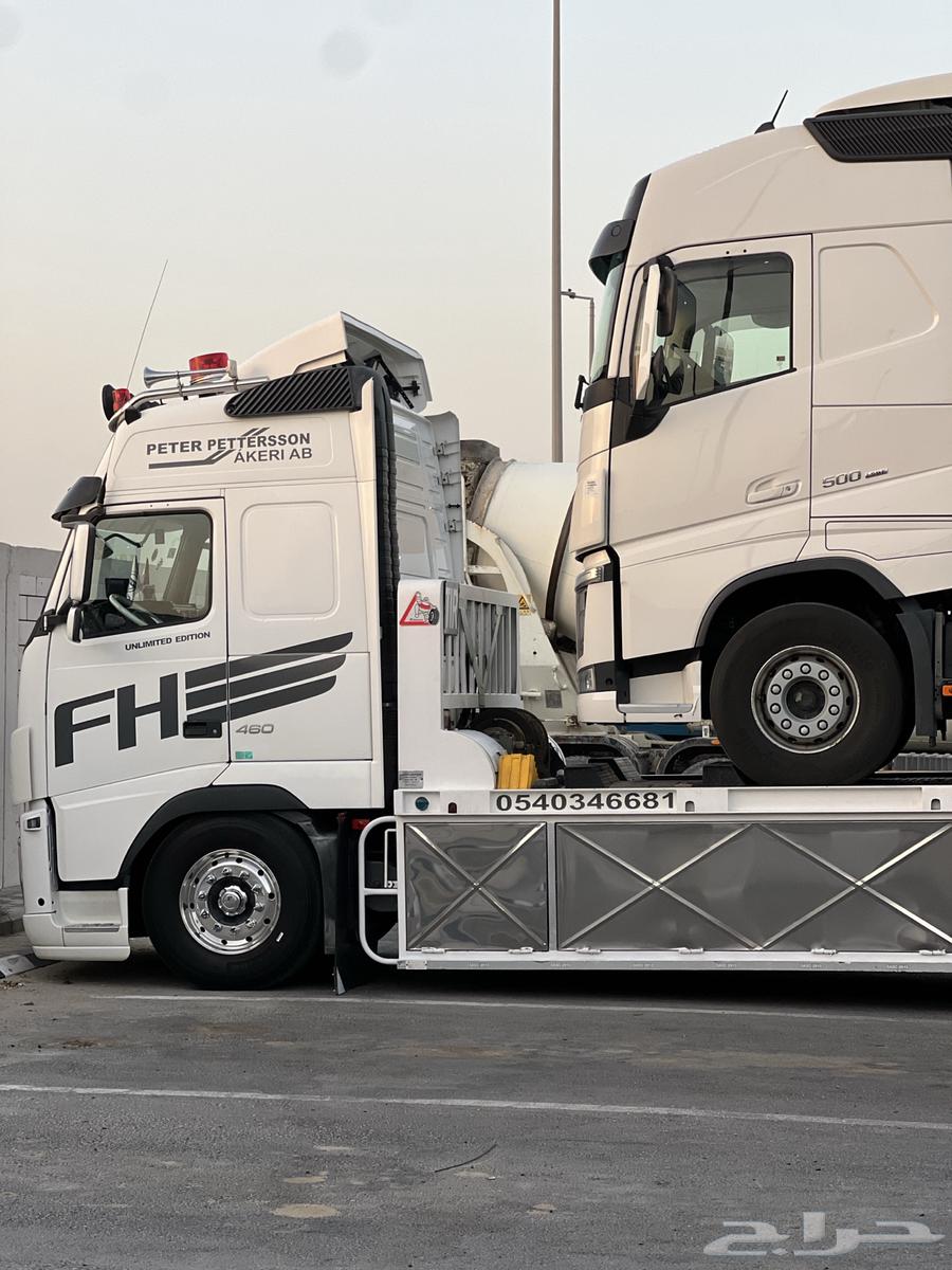 Flatbed truck for transporting all types of trucks64176986264961111