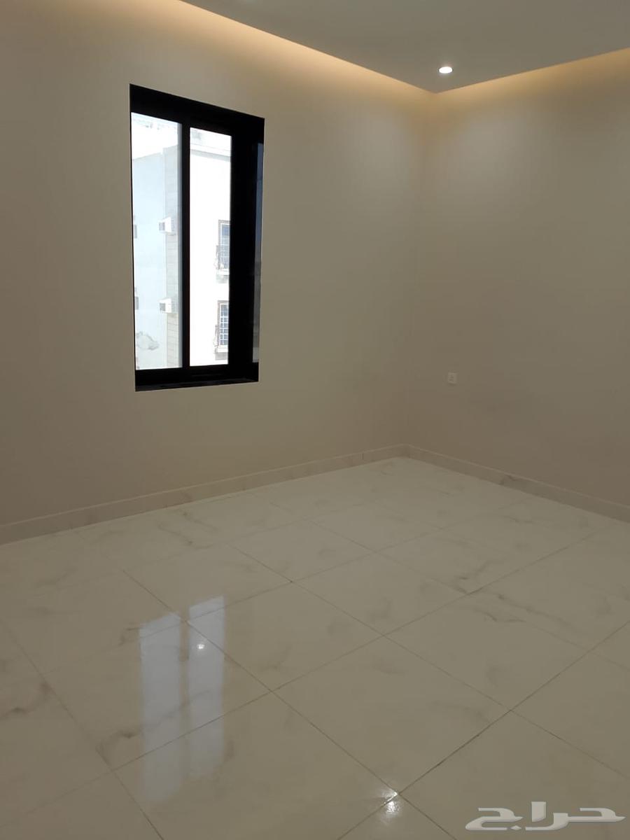 للايجار شقه 3 غرف   صاله بمنافعها جدةمشرفه شارع محمد الطويل64152551524354114